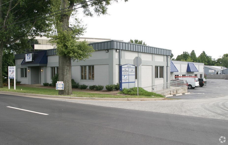 4413 W Market St, Greensboro, NC for lease - Building Photo - Image 2 of 5