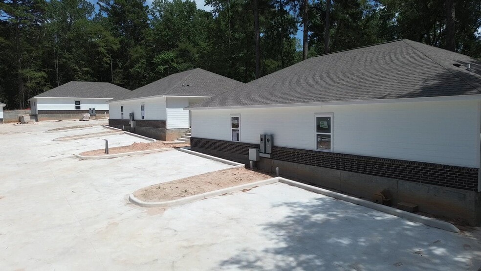 103 Summer Pl, Huntsville, TX for sale - Commercial Listing Video - Image 2 of 18