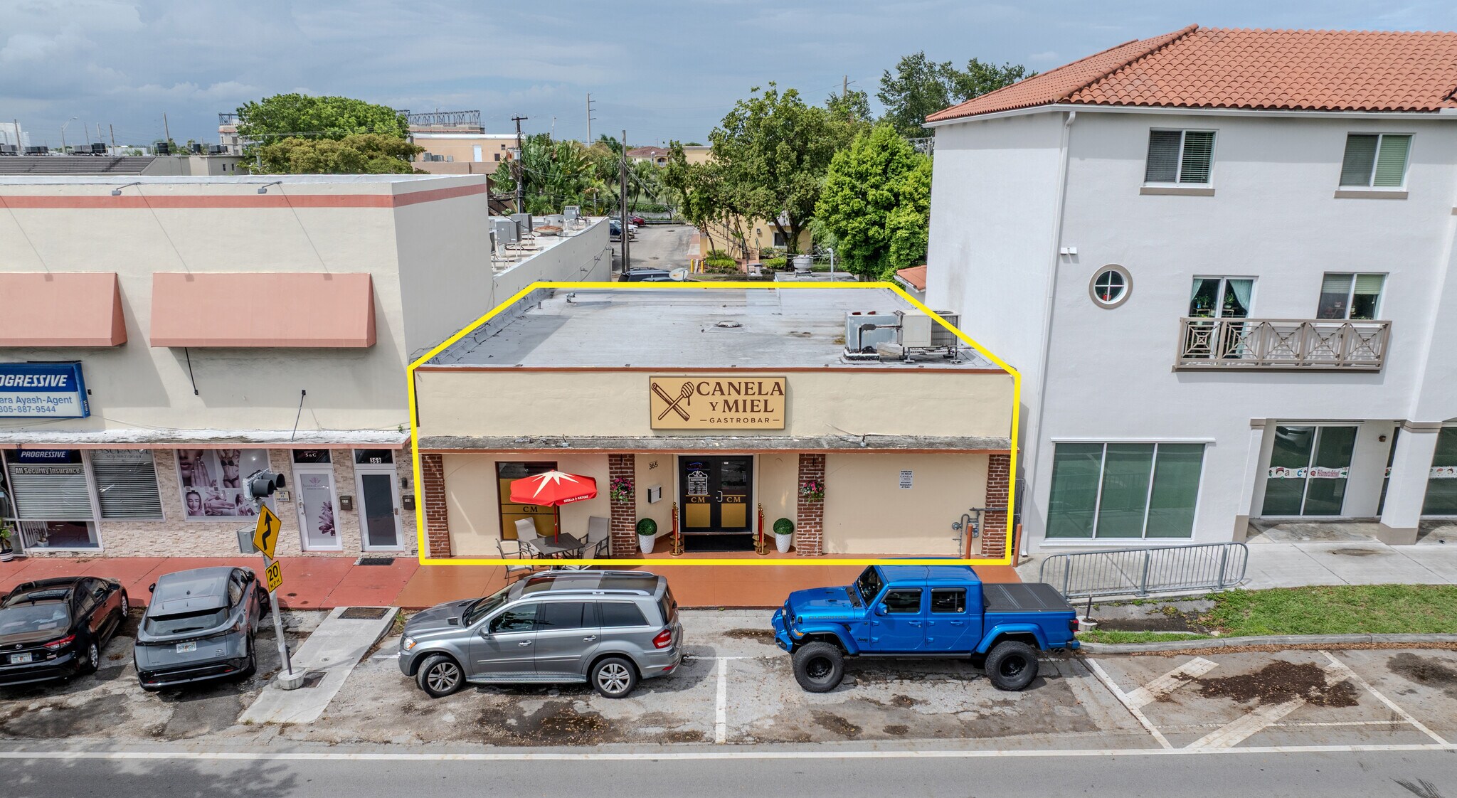 365 N Royal Poiciana Blvd, Miami Springs, FL à vendre Photo du bâtiment- Image 1 de 13
