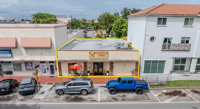 Plus de détails pour 365 N Royal Poiciana Blvd, Miami Springs, FL - Commerce de détail à vendre
