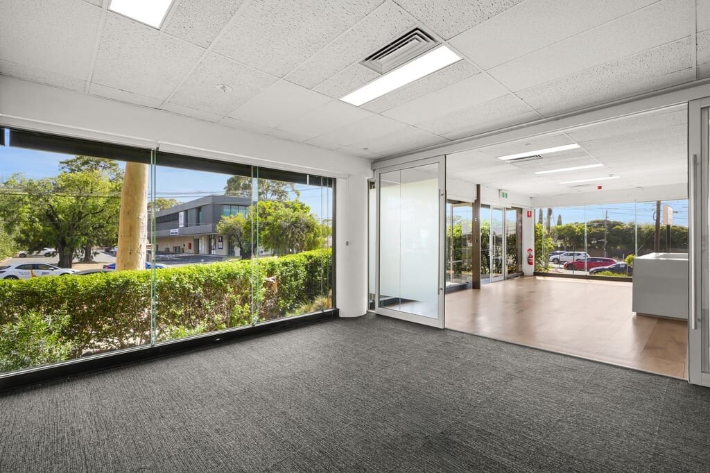 541 Blackburn Rd, MOUNT WAVERLEY for lease Interior Photo- Image 1 of 5