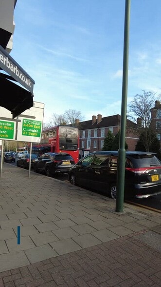 Monks Way, Londres à louer - Vidéo sur l’inscription commerciale - Image 2 de 8