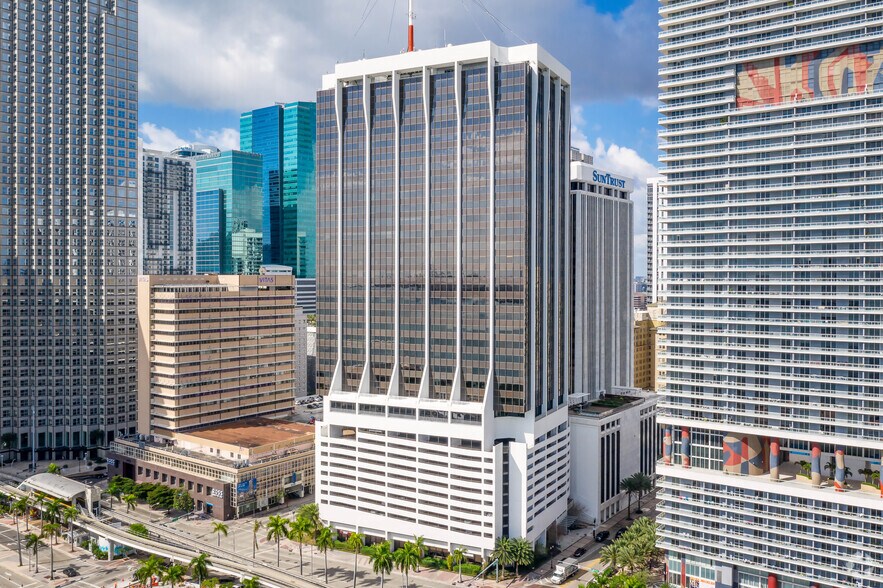 2 S biscayne Blvd, Miami, FL à louer - Photo du bâtiment - Image 3 de 35