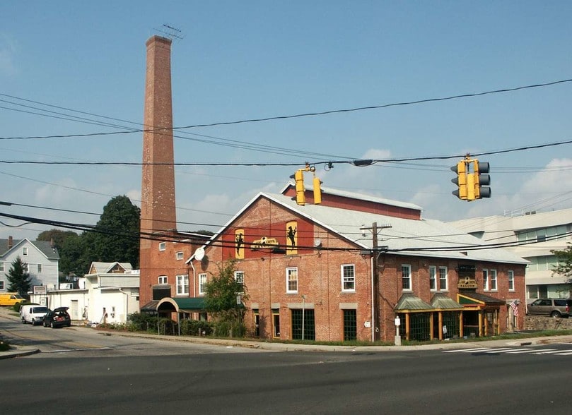 2 Wilton Ave, Norwalk, CT for lease - Building Photo - Image 3 of 18