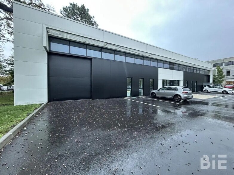 Office in Mérignac for lease - Building Photo - Image 2 of 8