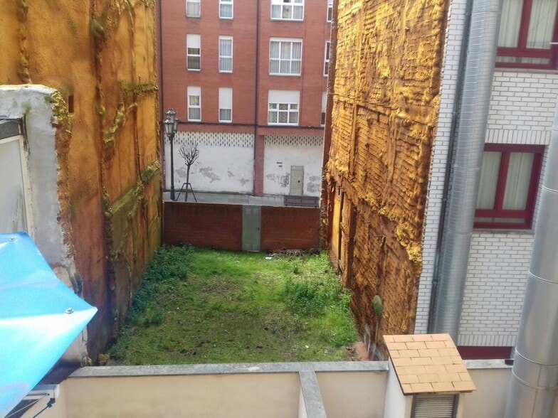 Calle Escultor Navascués, 3, Oviedo, Asturias for sale - Building Photo - Image 2 of 10