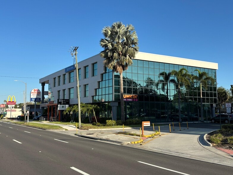 4427 W Kennedy Blvd, Tampa, FL for lease - Building Photo - Image 1 of 5
