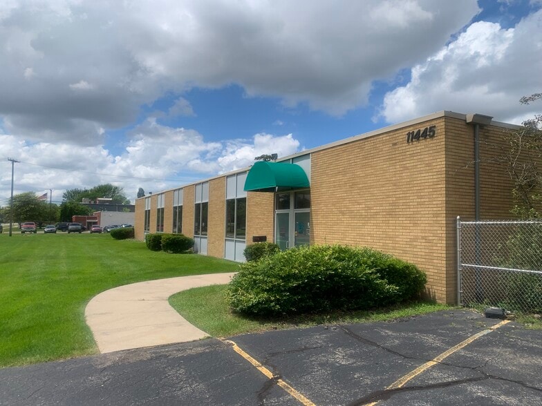 11445 Stephens Rd, Warren, MI for sale - Building Photo - Image 3 of 11