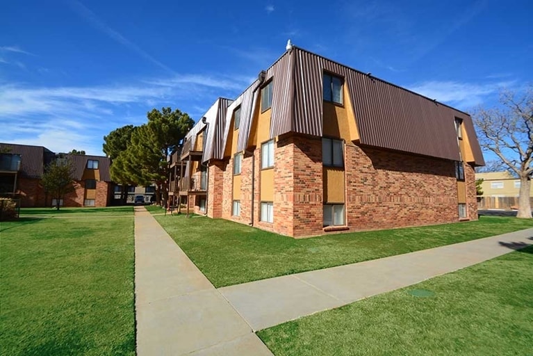 5202 Bangor Ave, Lubbock, TX for sale - Primary Photo - Image 2 of 90