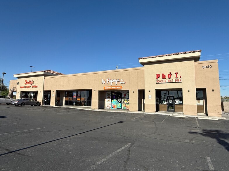 5230 Boulder Hwy, Las Vegas, NV à louer - Photo du bâtiment - Image 3 de 11