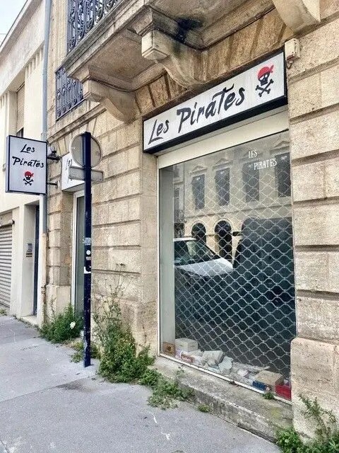 Commerce de détail dans Bordeaux à louer Photo du bâtiment- Image 1 de 5