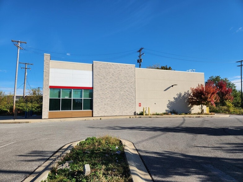 6401 Broadway Ave, Cleveland, OH à louer - Photo du bâtiment - Image 3 de 9