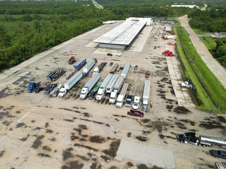 12170 Old Gentilly Rd, New Orleans, LA for lease - Building Photo - Image 3 of 16