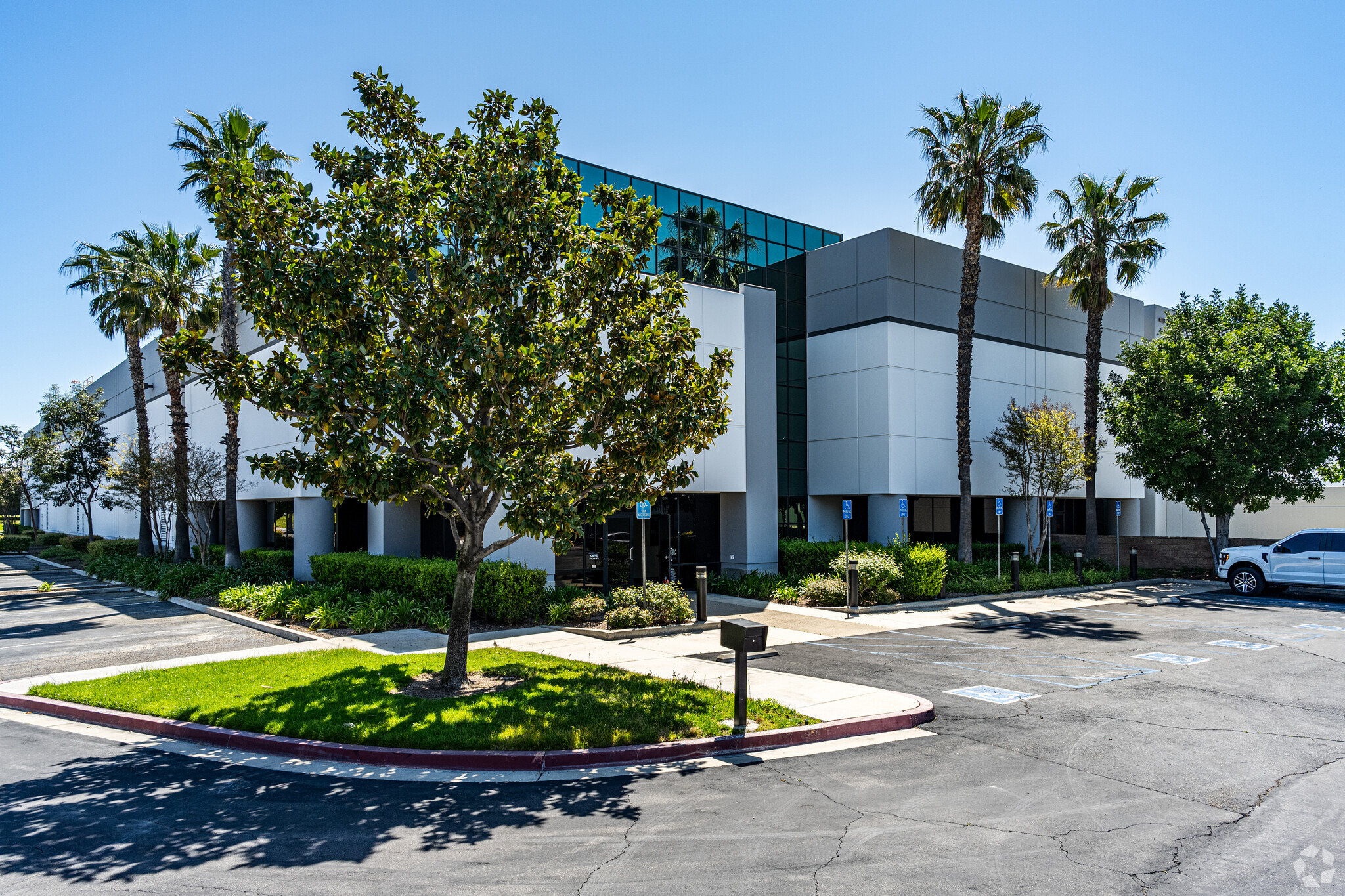 3950 Airport Dr, Ontario, CA for lease Building Photo- Image 1 of 8