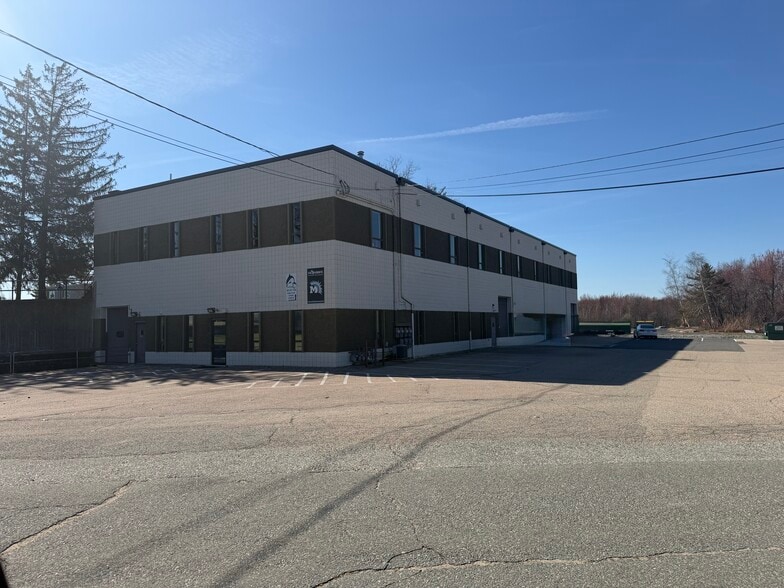 144 Bignall St, Warwick, RI for lease - Building Photo - Image 2 of 3