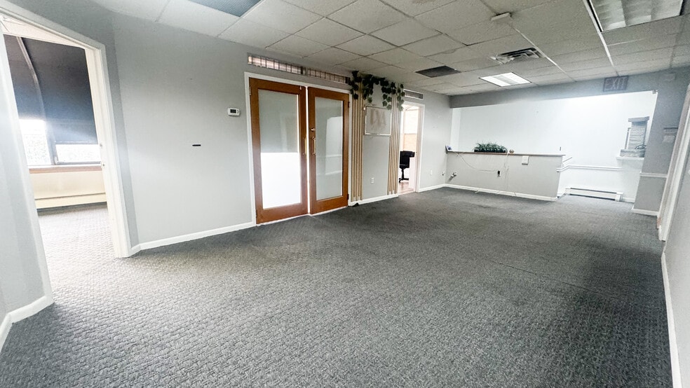 36-12 34th Ave, Long Island City, NY for lease - Building Photo - Image 3 of 12