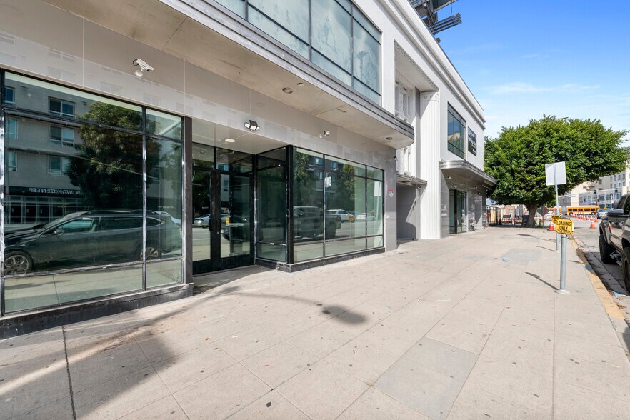 735 S La Brea Ave, Los Angeles, CA à louer - Photo du bâtiment - Image 3 de 11