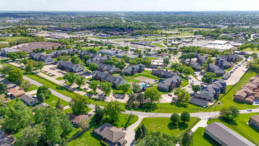 10505 Evans Plz, Omaha, NE à vendre - Photo du bâtiment - Image 2 de 17