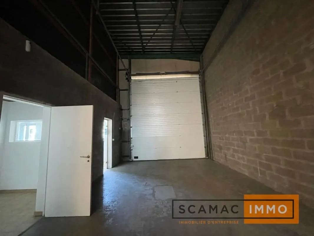 Flex in Chilly-Mazarin for lease Interior Photo- Image 1 of 3