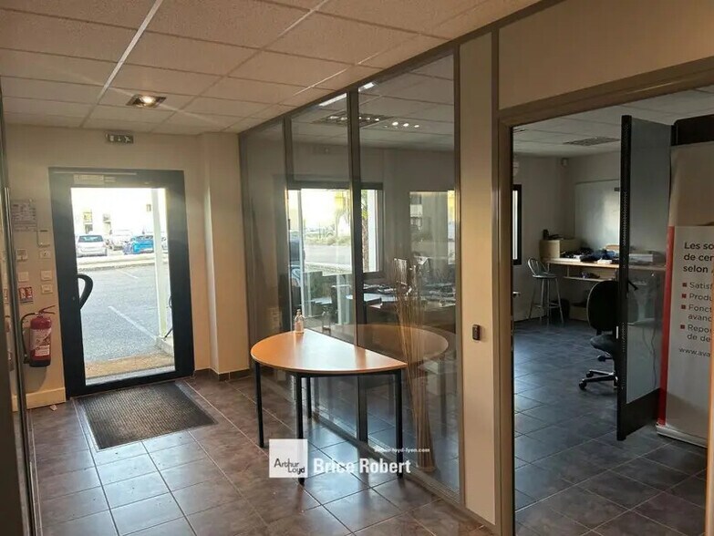 290 Rue Ferdinand Perrier, Saint-Priest à louer - Photo intérieure - Image 2 de 4