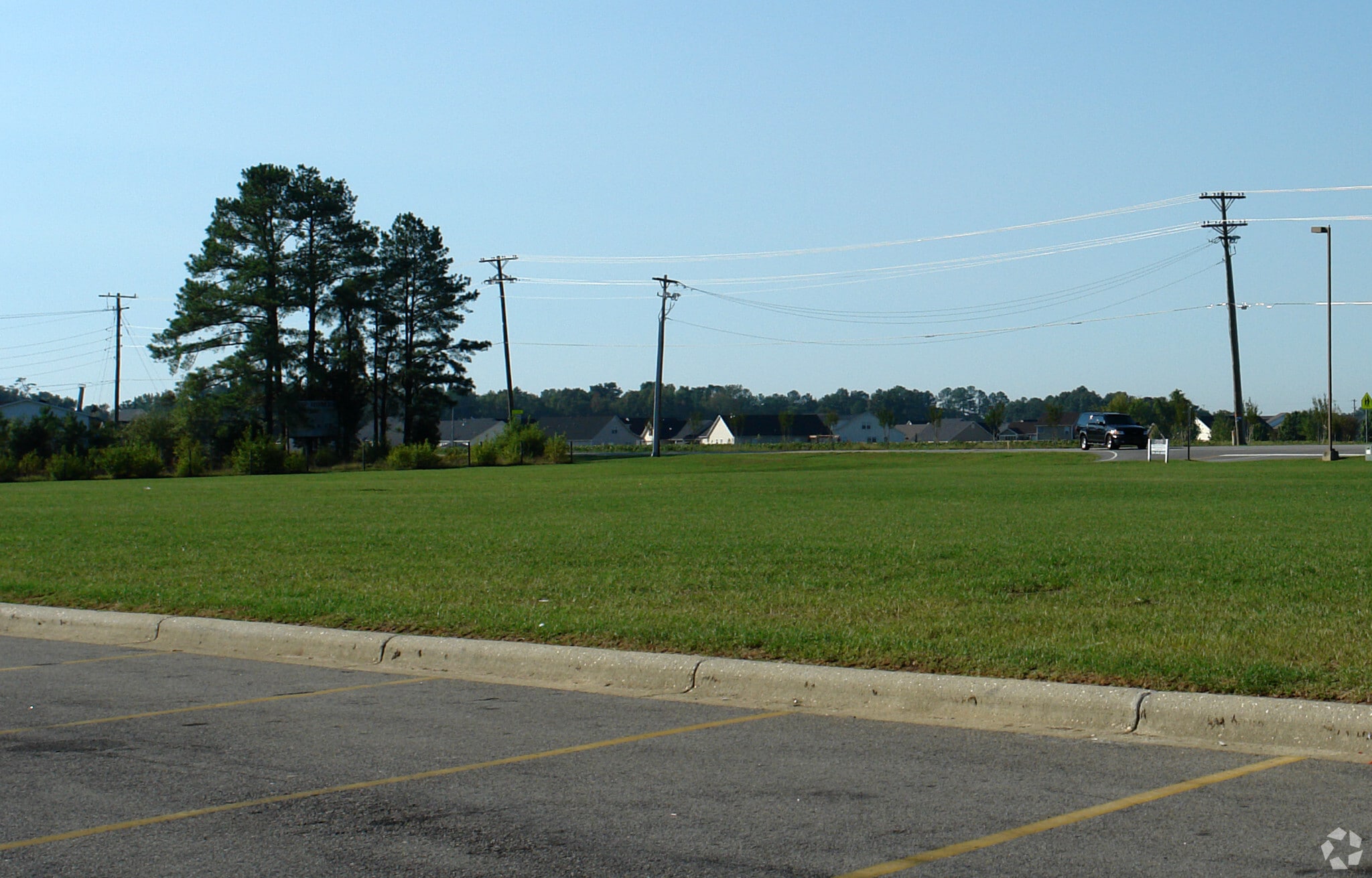 Montibello Shopping Center portfolio of 3 properties for sale on LoopNet.ca Primary Photo- Image 1 of 6