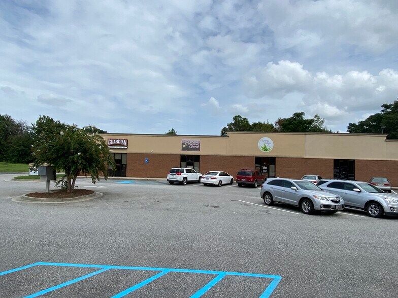 158 S Houston Lake Rd, Warner Robins, GA à louer - Photo du bâtiment - Image 1 de 8