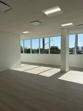 500 N Dixie Hwy, Hallandale Beach, FL à louer Photo intérieure- Image 1 de 4