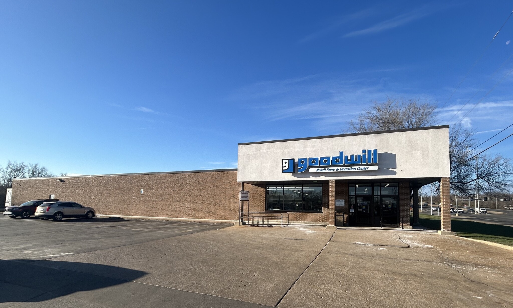 99 Old Sugar Creek Rd, Fenton, MO for lease Primary Photo- Image 1 of 3