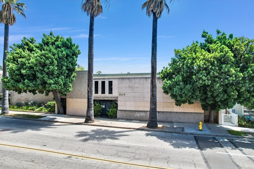 848 N Fair Oaks Ave, Pasadena, CA for sale - Building Photo - Image 2 of 4