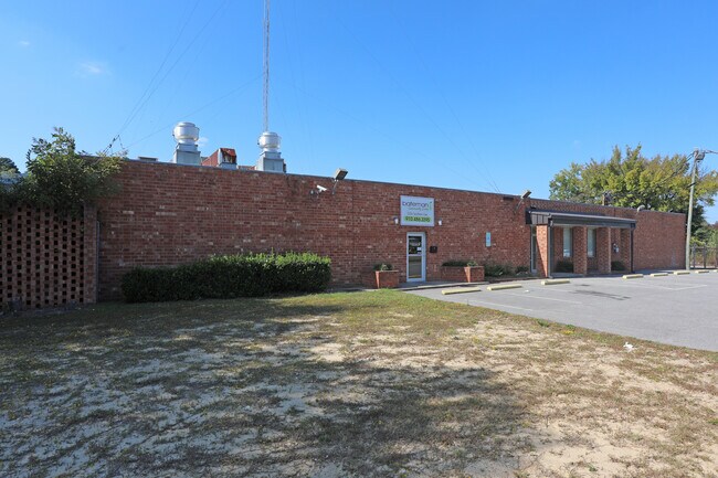 Plus de détails pour 2236 Southern Ave, Fayetteville, NC - Industriel à louer