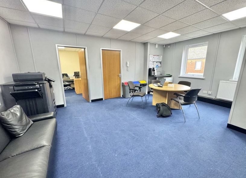 44 Cardiff Rd, Cardiff à louer - Photo du bâtiment - Image 2 de 4