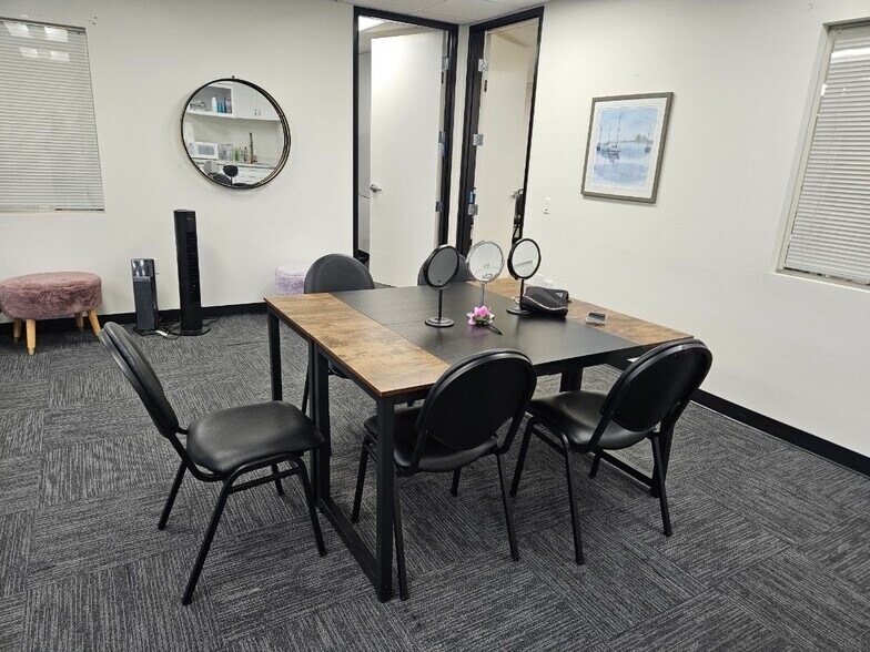 14241 E Firestone Blvd, La Mirada, CA à louer - Photo intérieure - Image 3 de 10