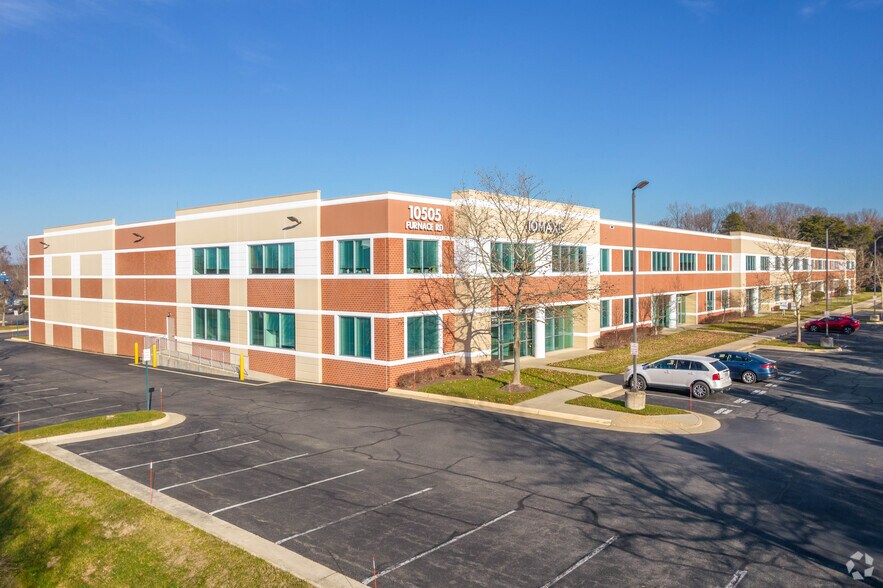 10505 Furnace Rd, Lorton, VA à louer - Photo du bâtiment - Image 1 de 5