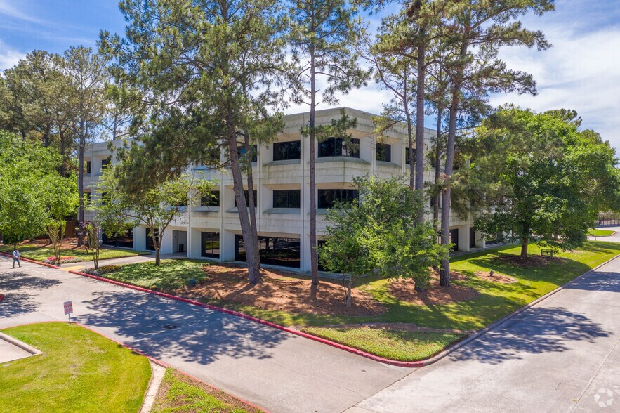 24900 Pitkin Rd, The Woodlands, TX à louer - Photo du bâtiment - Image 3 de 6