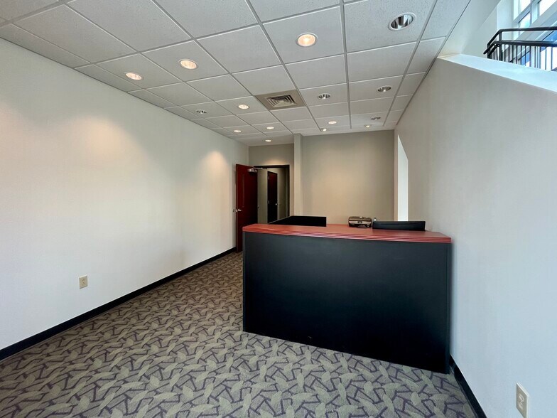 2320 W Morehead St, Charlotte, NC à louer - Photo intérieure - Image 3 de 15