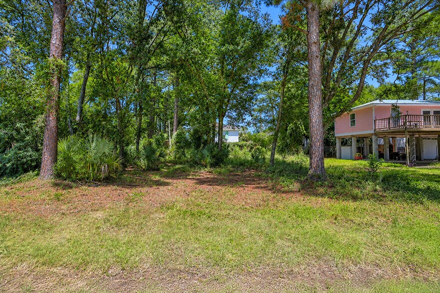 1017 US-80 Hwy, Tybee Island, GA à vendre - Photo du bâtiment - Image 3 de 12