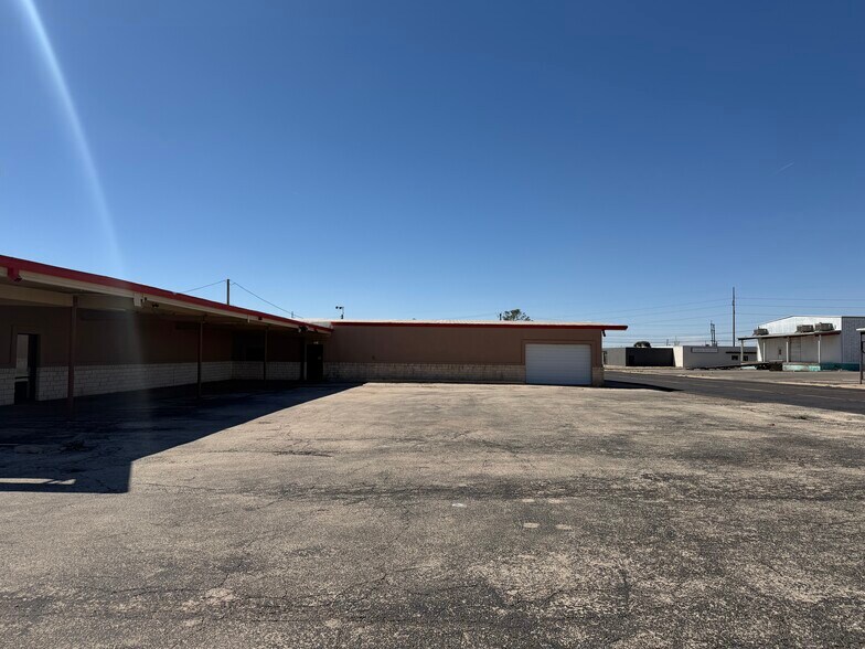 1720 E 7th St, Odessa, TX à vendre - Photo du bâtiment - Image 2 de 23