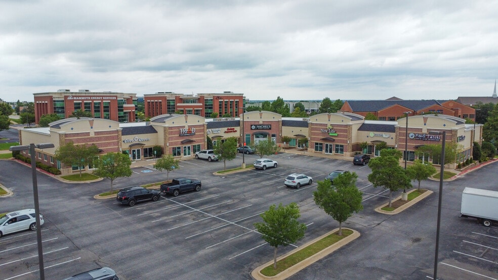 14201 N May Ave, Oklahoma City, OK for lease - Building Photo - Image 3 of 4
