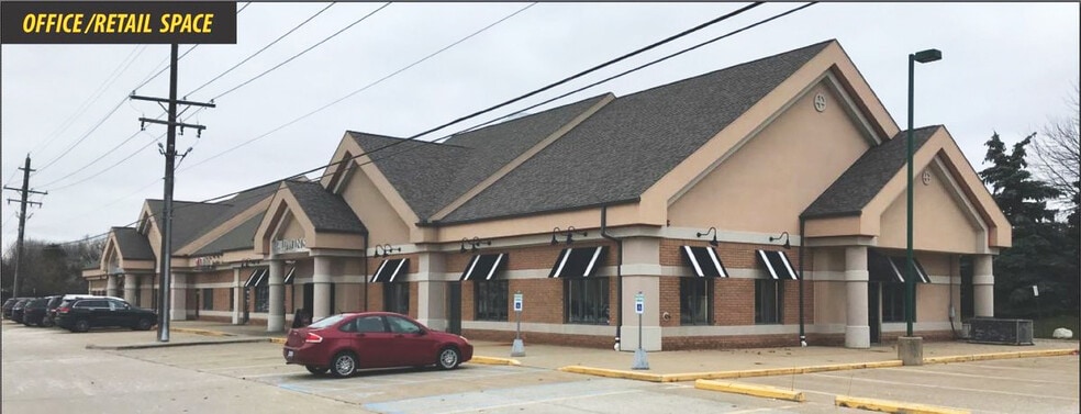 16981-16997 18 Mile Rd, Clinton Township, MI à louer - Photo du bâtiment - Image 1 de 2