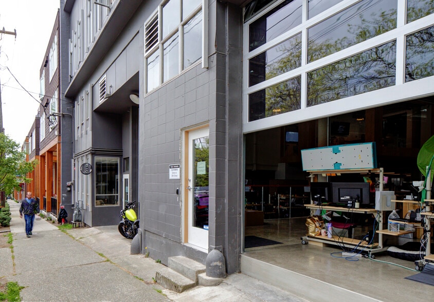 3668 Albion Pl N, Seattle, WA for lease - Building Photo - Image 2 of 7