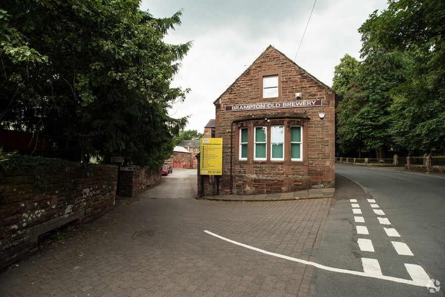 Craw Hall, Brampton à louer - Photo du bâtiment - Image 3 de 7