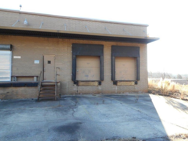 2860 Nathan St, Newton, NC à vendre - Photo du bâtiment - Image 3 de 11