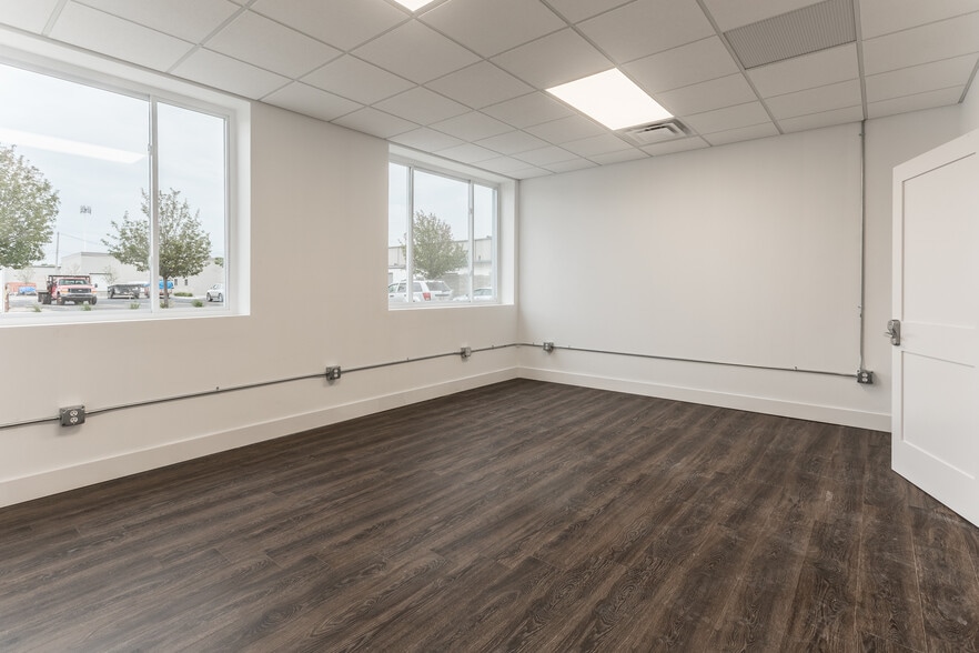 1320 N Campbell Rd, Royal Oak, MI à louer - Photo du bâtiment - Image 3 de 9