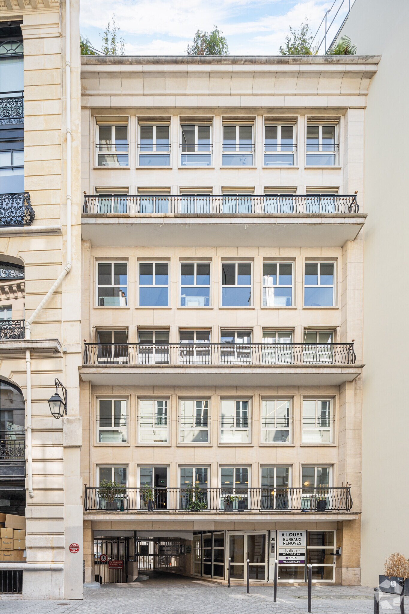 30 Rue Notre-Dame Des Victoires, Paris for lease Primary Photo- Image 1 of 4