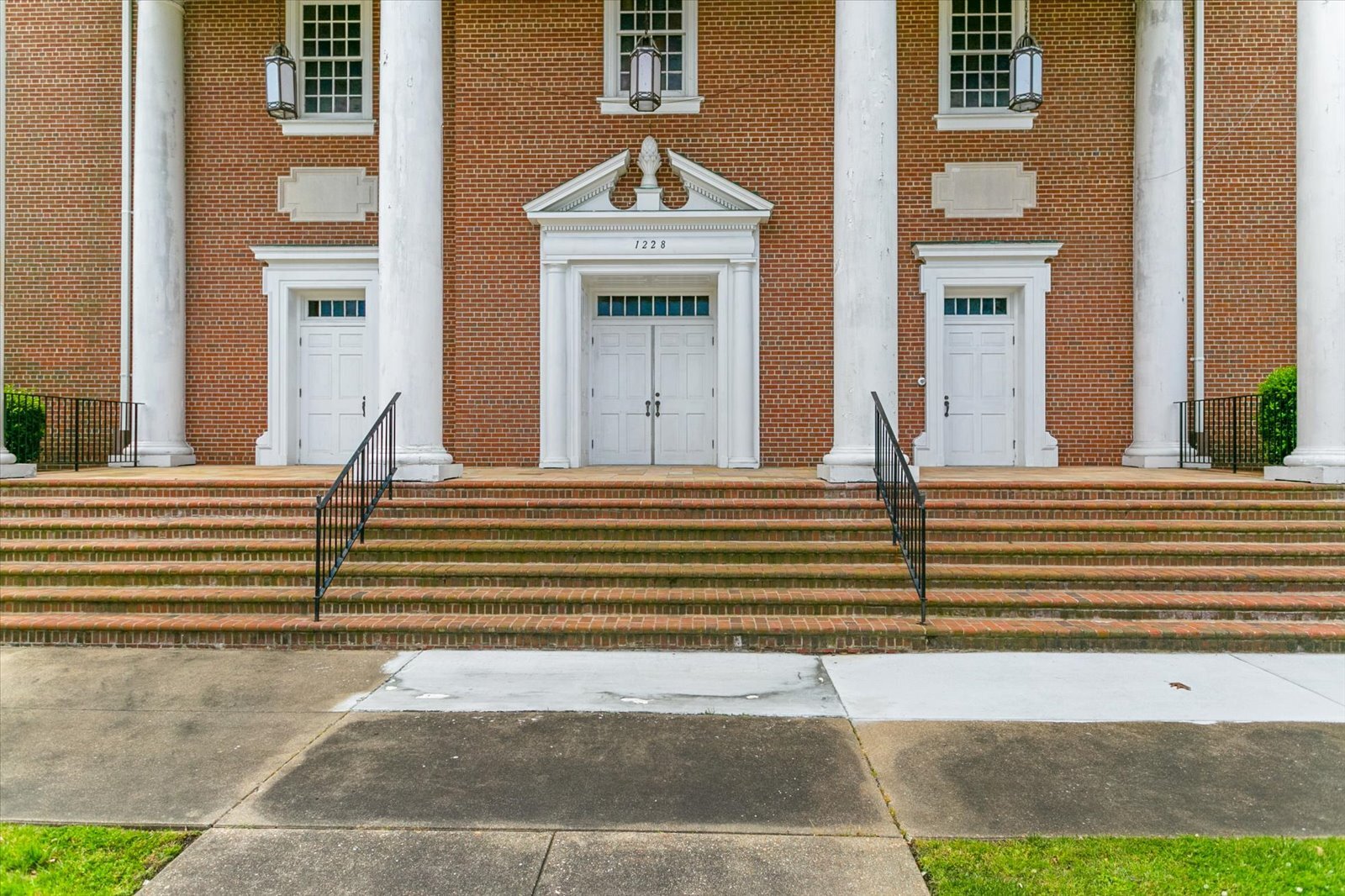 1228 Todds Ln, Hampton, VA for sale Building Photo- Image 1 of 46