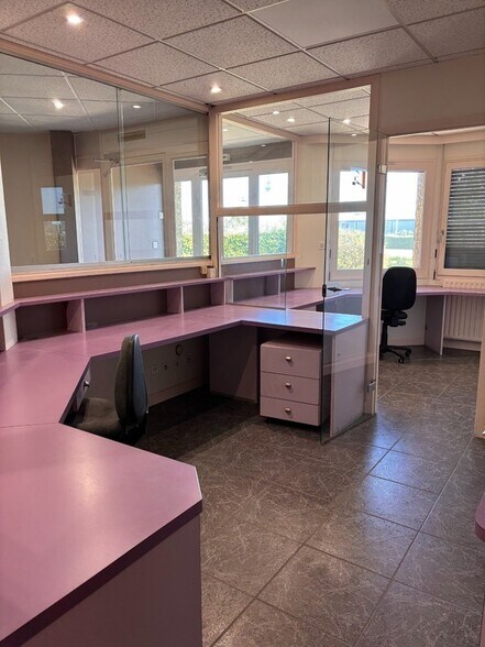 Industrial in Lentilly for lease - Interior Photo - Image 3 of 11