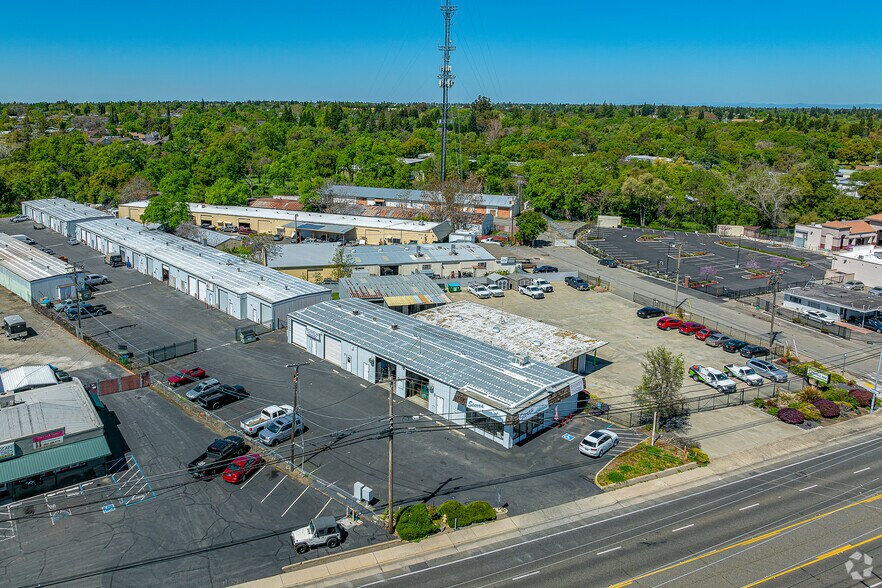 5753 Auburn Blvd, Sacramento, CA à louer - Aérien - Image 3 de 13