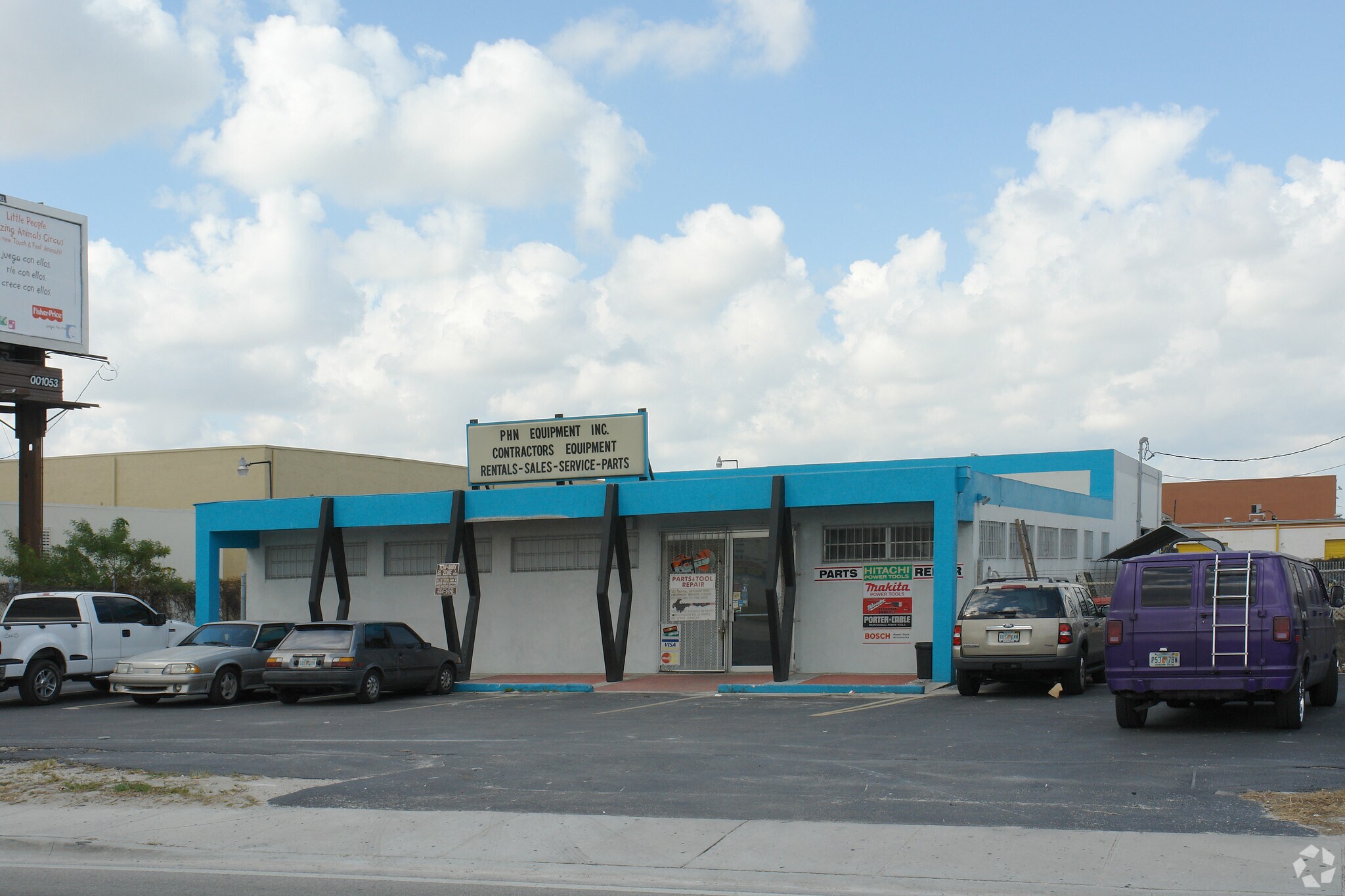 4190 NW 72nd Ave, Miami, FL à louer Photo principale- Image 1 de 3