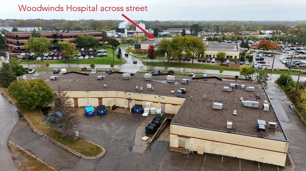 1850 Weir Dr, Woodbury, MN à vendre - Photo du bâtiment - Image 3 de 3