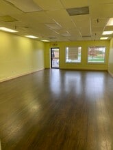 645 Poquonock Ave, Windsor, CT for lease Interior Photo- Image 2 of 4